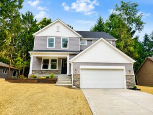 1612 Whispering Pines Dr., Bellefontaine, OH 43311